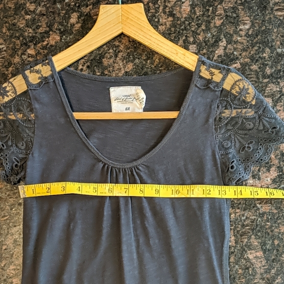 H&M gray lace sleeve top Sz S - Picture 4 of 5